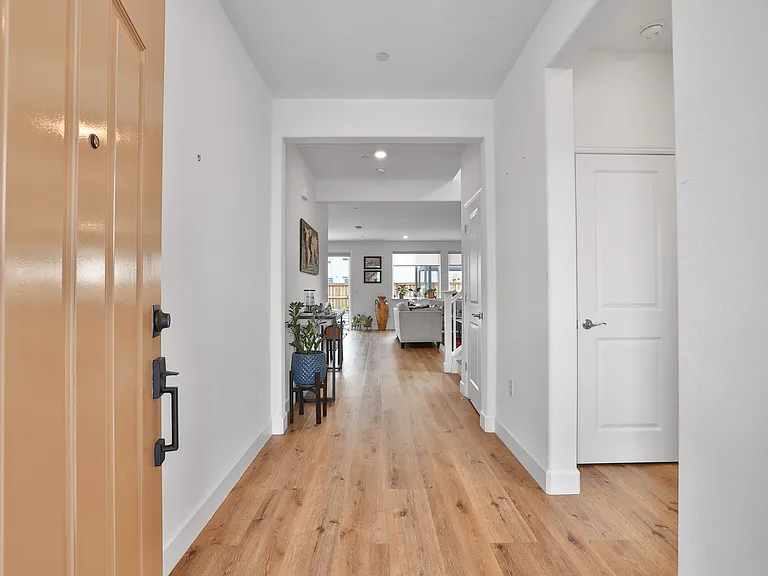 2887 Penrose Ln — Photo 3