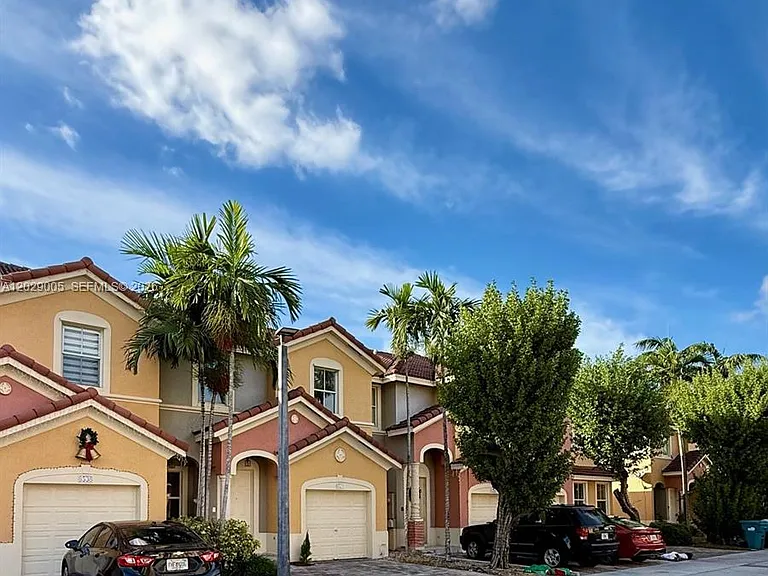 8528 SW 166th Pl #8528 — Photo 3