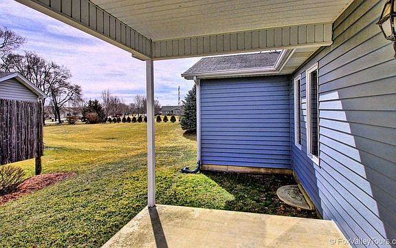 3rd image of 712 Harmony Ct