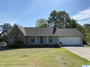 6108 Jarmon Rd, Guntersville, AL 35976