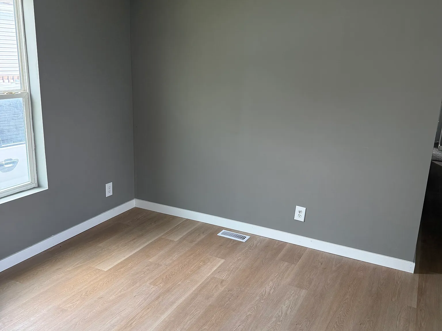 3 bed, 1152 sqft, $1,549 — Photo 3
