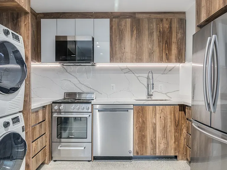 1170 Barclay St #305 — Photo 5