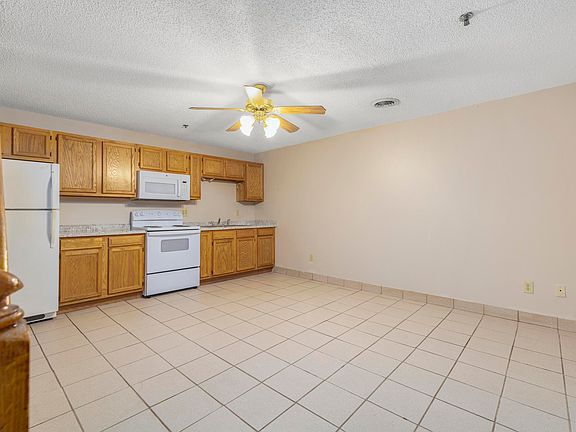 2nd image of 403 S Roan St #11184600