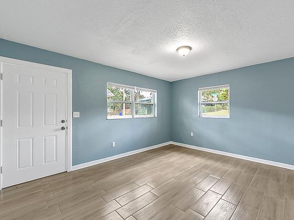3rd image of 127 E Patterson St #127