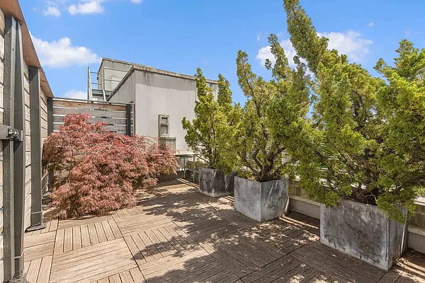 Rented by Corcoran | media 31