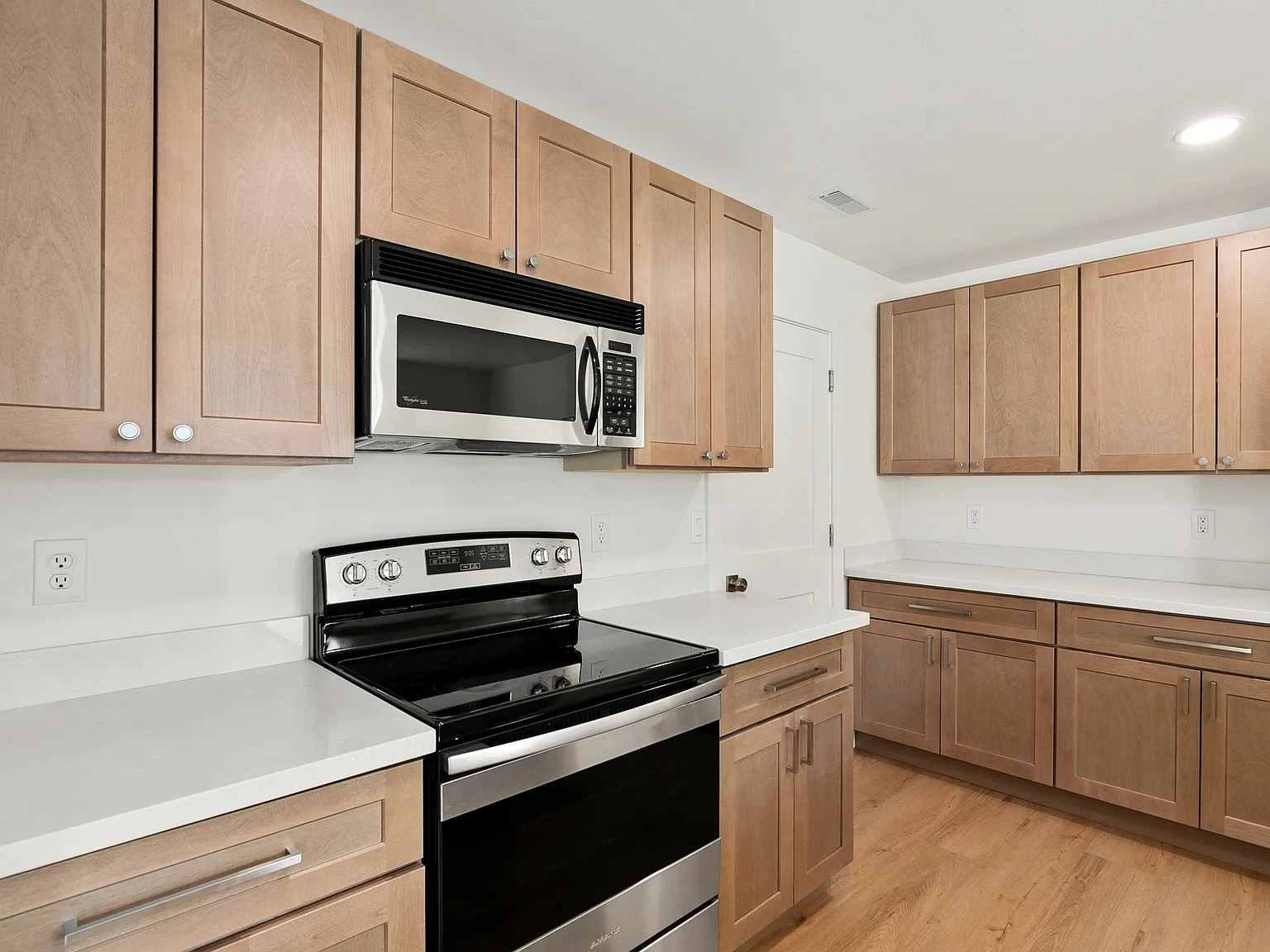 9422 187th St E — Photo 3