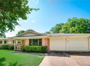 1920 Mesquite Trl, Hurst, TX 76054