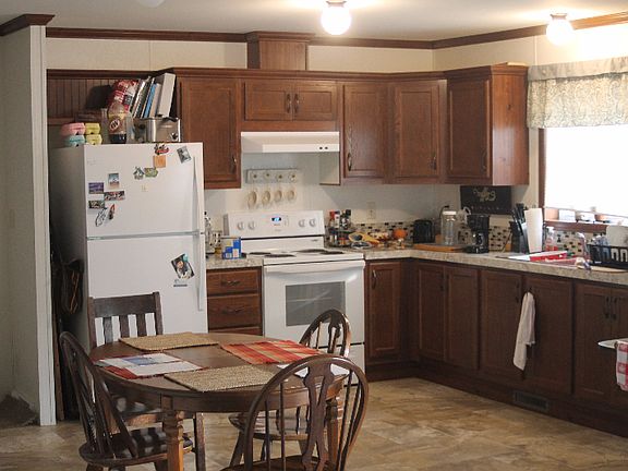 2nd image of 755 N Tratt St Lot 35