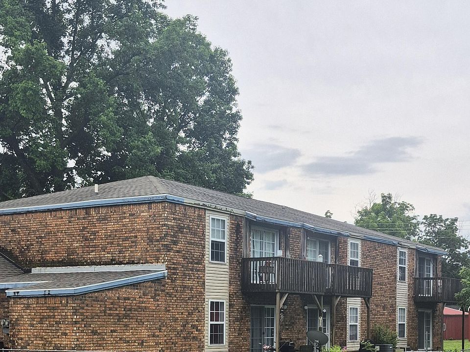 1st image of 321 W Division Street