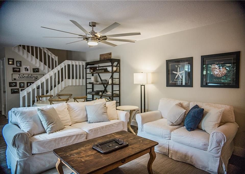 1st image of 365 S Waverly Pl