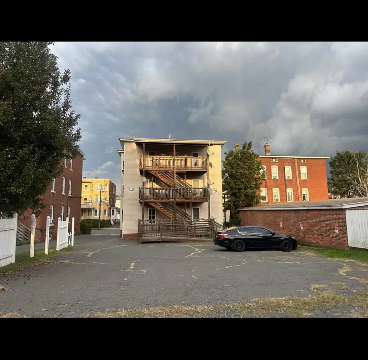 1 bed, 726 sqft, $1,300 — Photo 1