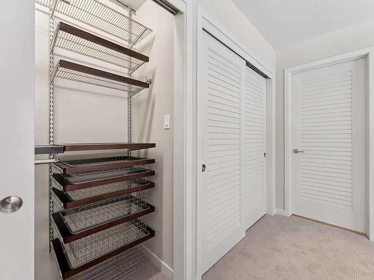 61 Bradley Ave — Photo 35