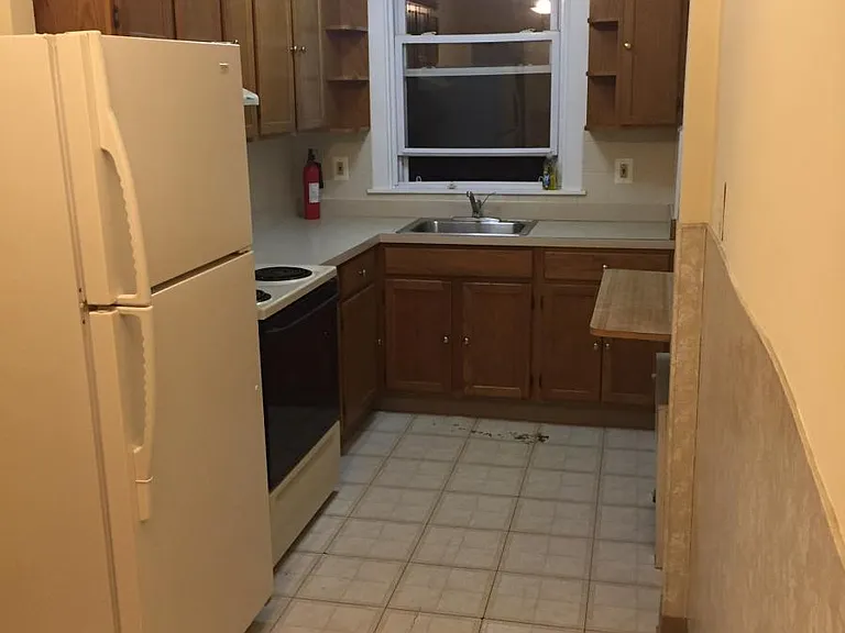 870 Windermere Ave #1 — Photo 3
