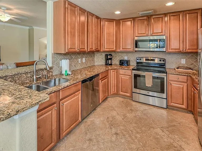 9512 Napoli Ln #101 — Photo 9