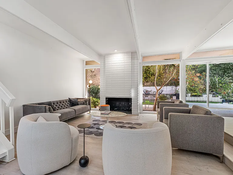 17042 Lisette St — Photo 40
