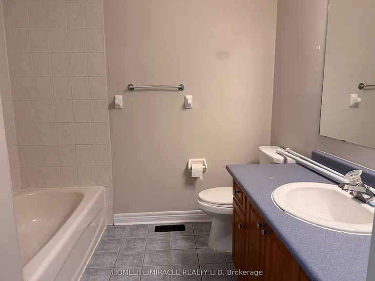 98 Marycroft Ct — Photo 15