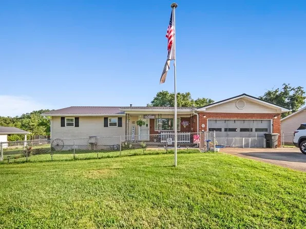 713 Stovall Ln, Grayson, KY 41143