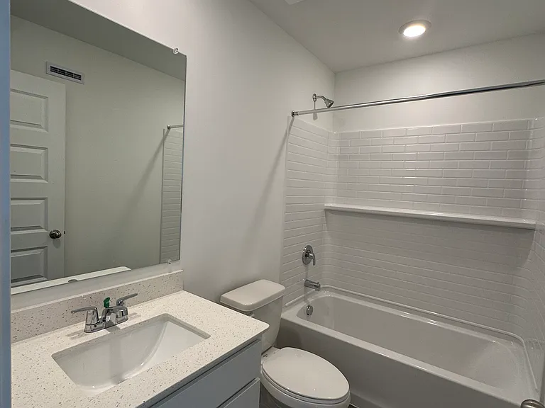 545 Yosemite Way — Photo 15