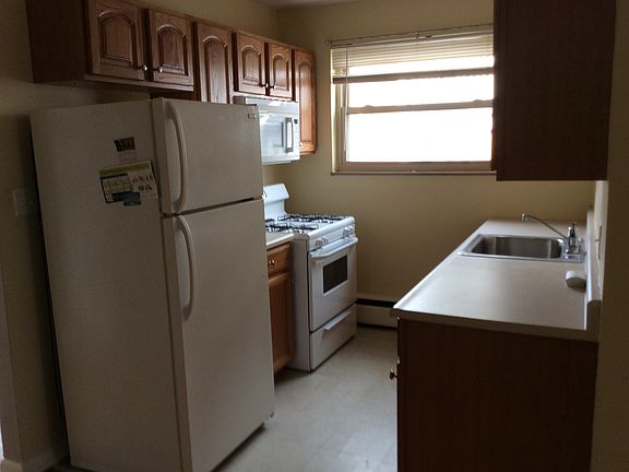5th image of 3714 Drakewood Dr APT 1