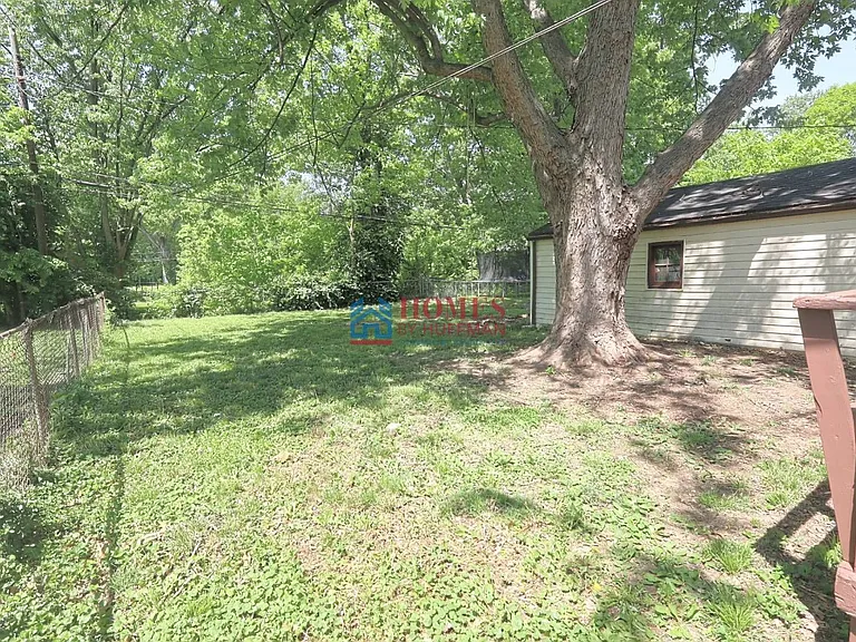 1713 Hawthorne Ave — Photo 21