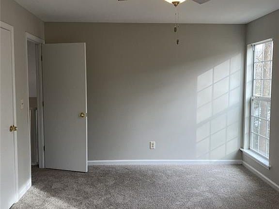 3rd image of 6255 Hillpine Dr