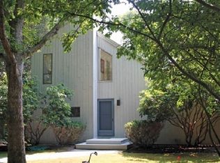36 Hedge Row Ln, East Hampton, NY 11937