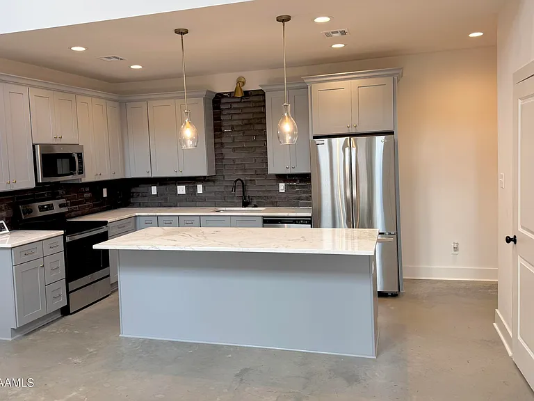 512 Highland Oaks Ln — Photo 6