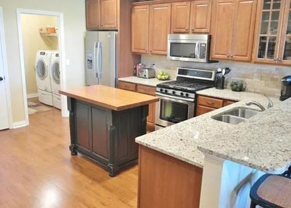 2nd image of 651 Mackenzie Ct