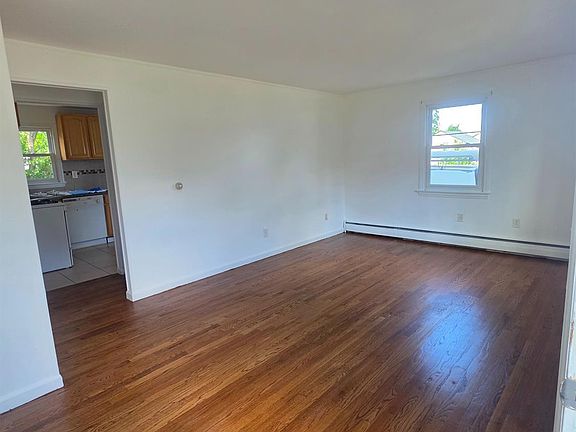 4th image of 98 Craske St