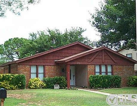 1st image of 834 Holly Oak Dr
