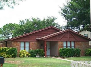 834 Holly Oak Dr, Lewisville, TX 75067