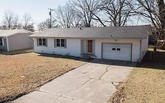 3rd image of 50006 SW Zora Dr