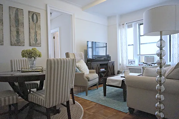 Rented by Metropolitan Equities | media 1