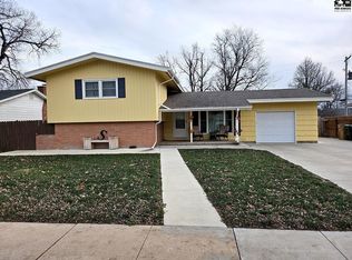 513 E 24th Ave, Hutchinson, KS 67502