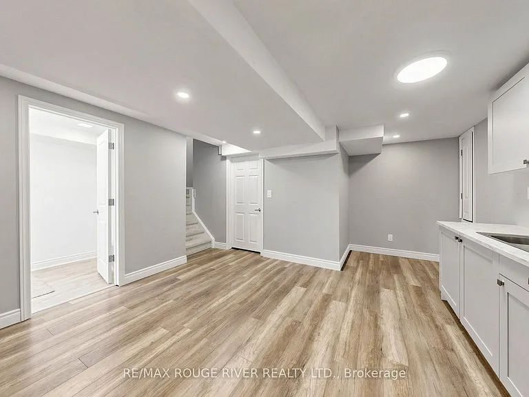 66 Telegraph Dr — Photo 34
