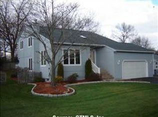 11 Hunters Rdg, Windsor, CT 06095