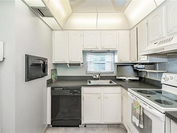 2nd image of 9500 N Hollybrook Lake Dr APT 109