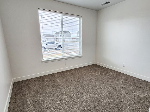 4th image of 436 Victoria St