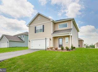 35 Niagara Ct, Falling Waters, WV 25419