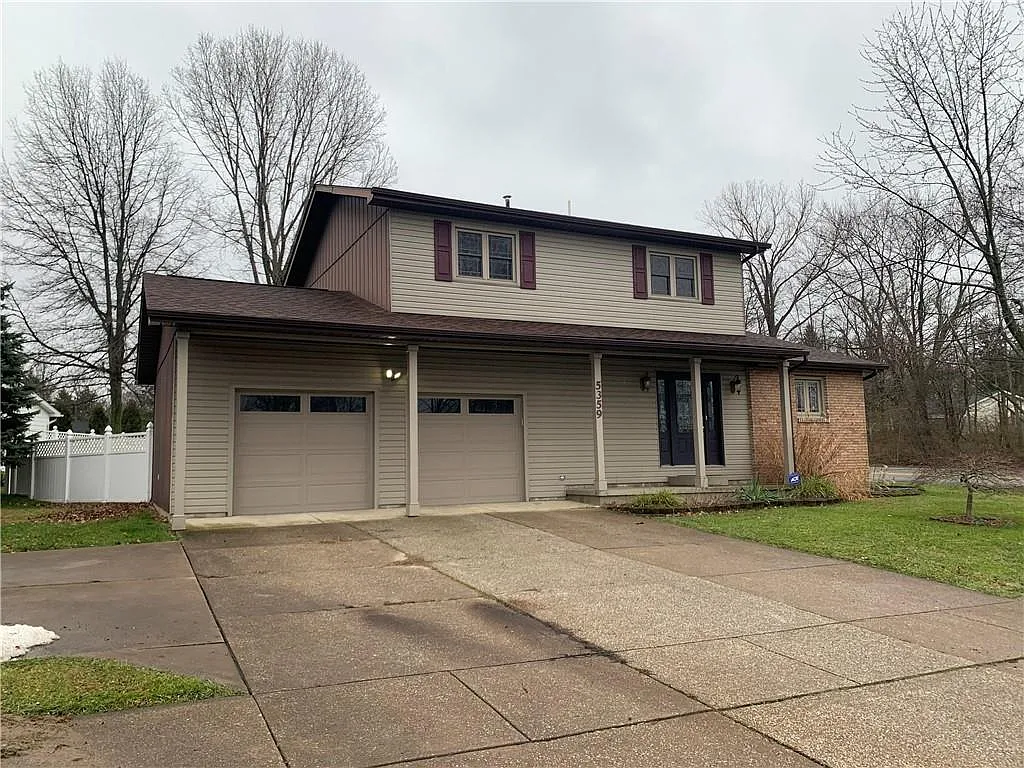 5359 Maplehurst Dr photo 1