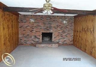 5th image of 830 Deering St