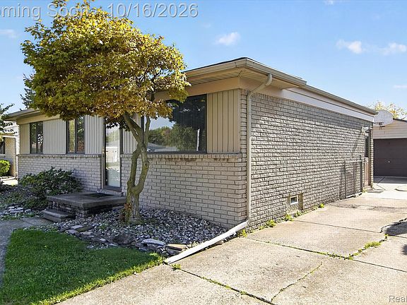 5th image of 16318 Wellington Ave