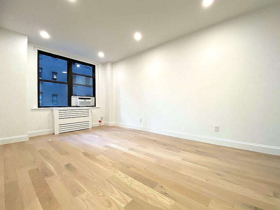 1st image of 160 E 48th St APT 3L