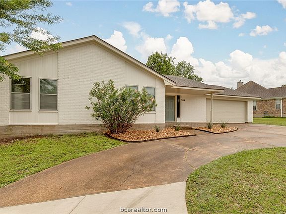 2nd image of 904 Holleman Dr