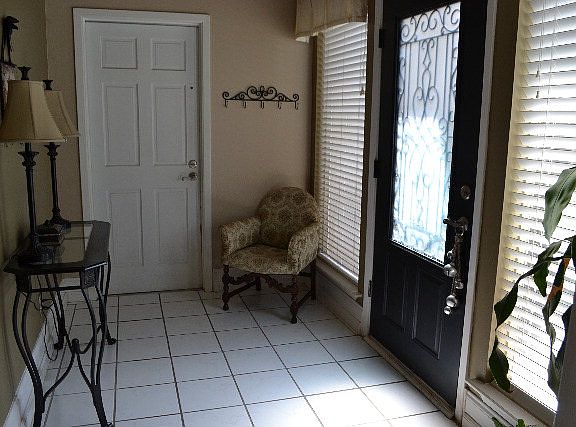 4th image of 115 E Sierra Cir