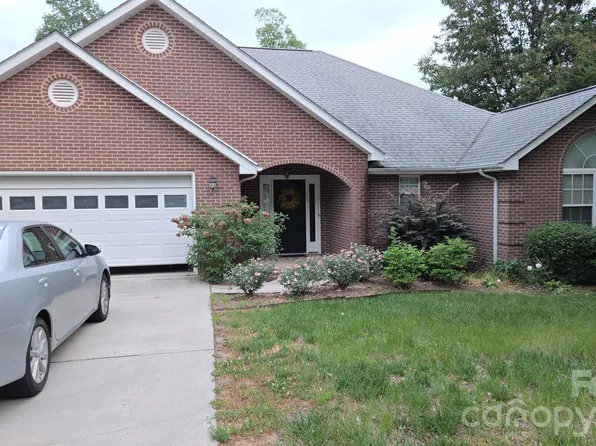 1318 Crown Ridge Dr, Fort Mill, SC 29708