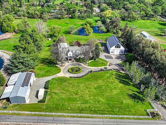 3rd image of 2425 Duarte Rd