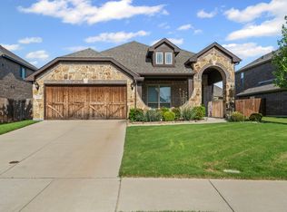 725 Salvia Ct, Midlothian, TX 76065