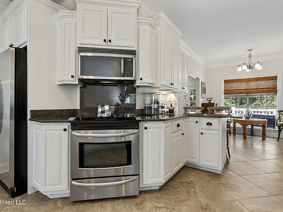 5th image of 4037 Dunsinane Dr