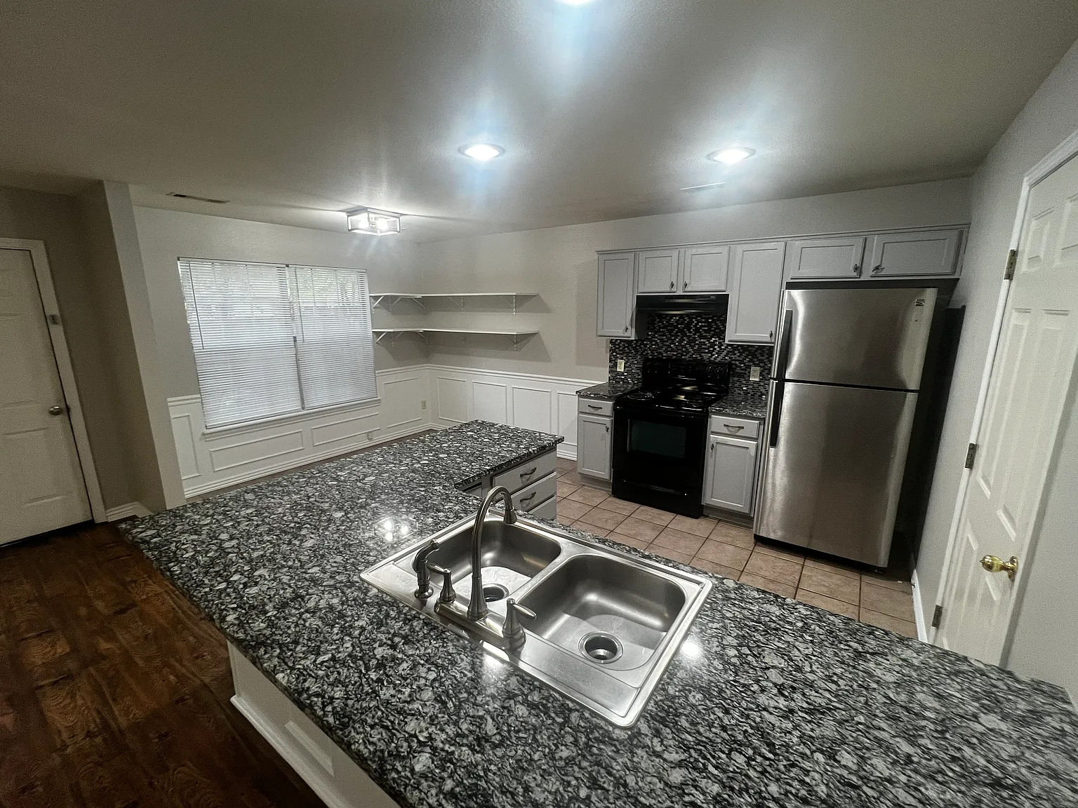 3 bed, 2.5 bath, 1496 sqft, $1,700 — Photo 4